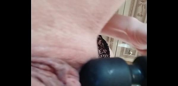  vibrator drives her pussy crazy